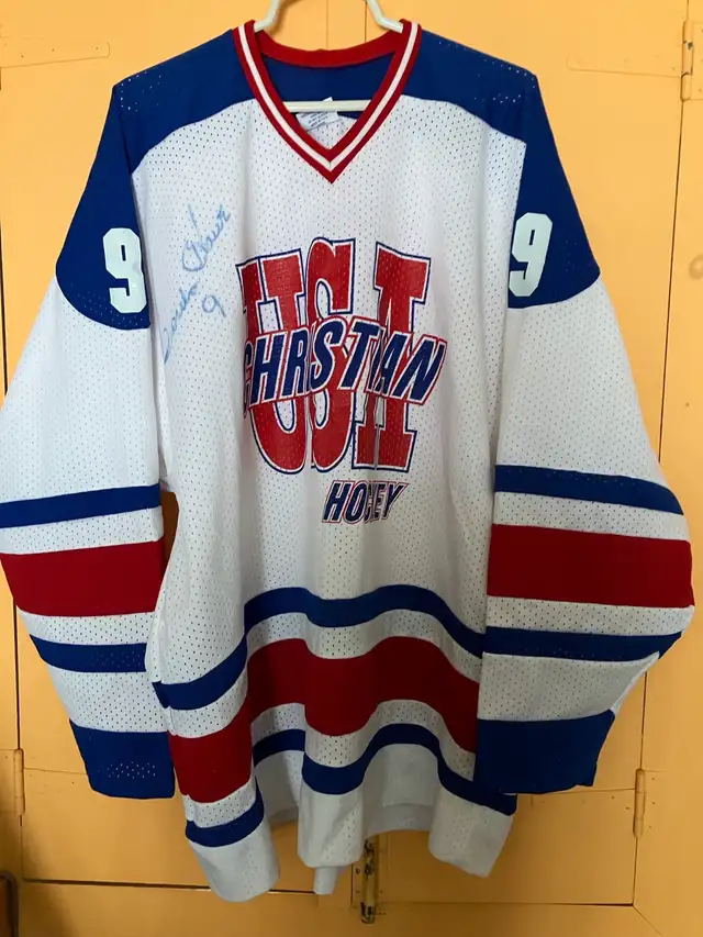 Superbe collection d'équipement de hockey in Hockey in Laval / North Shore - Image 6