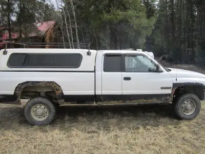 1999 Dodge Ram 2500. Only 210065 km's on this diesel means it's still good for years. New batteries...