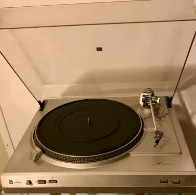 Vintage Dual CS 607 electronic direct drive turntable - ULM Series Record speed: 33.3 rpm and 45 rpm...