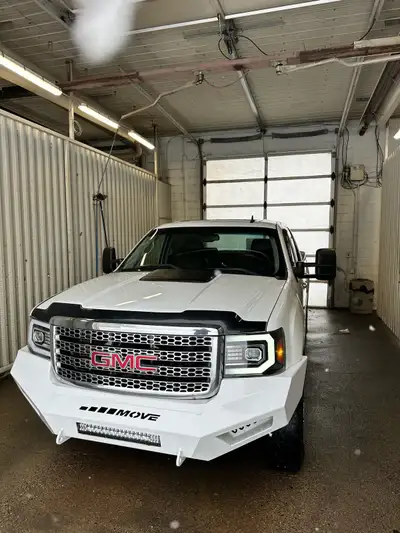 Fully loaded Denali hd Heated/cooled seats, heated steering wheel New headlights with led bulbs 20”...