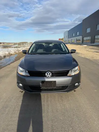Up for sale is my 2013 Volkswagen Jetta with only 160,000km!! It’s been a reliable daily driver, goo...