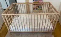 Baby Crib with mattress / Bassinette avec matelas