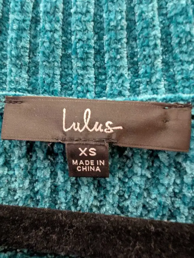 Lulu's Teal Mock Neck Sweater size XS in Women's - Tops & Outerwear in Markham / York Region - Image 5