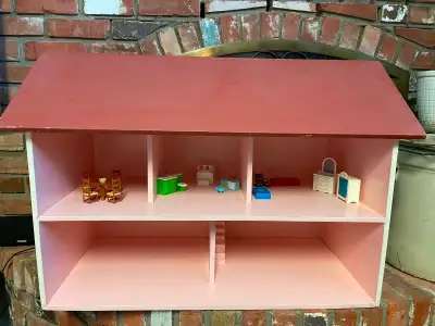 Doll house, View more