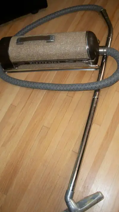** Rainbow Rexair water filter 90' model, with heavy duty hose, power nozzle, floor tool, upholstery...