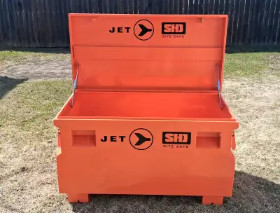 Jet job site toolbox. Very good condition. Model number in picture. $500.00