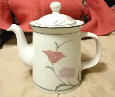DANSK TIVOLI BIG PORCELAIN  FLORAL TEA/COFFEE POT NEW, JAPAN, View more