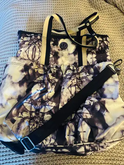 Lululemon tote bag, View more