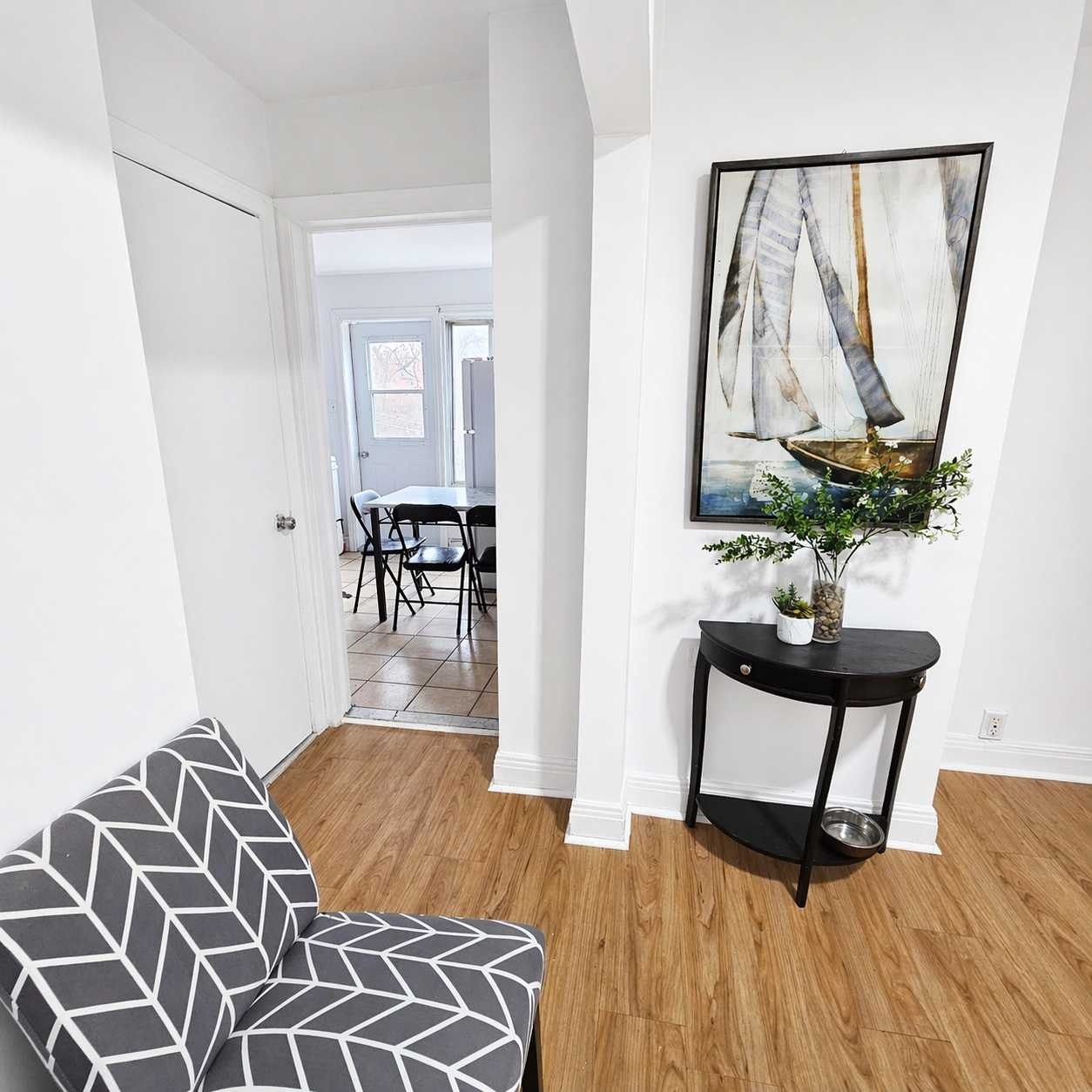 ROOM RENTALS/FURNISHED BEDROOMS FOR RENT/CHAMBRE MEUBLÉE FURNISH — photo 3