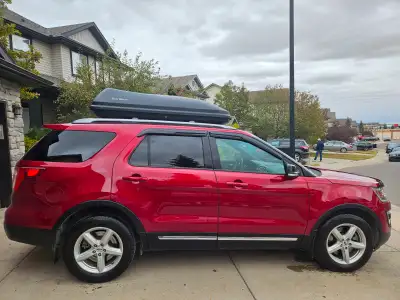 Ford Explorer XLT - incredible SUV, great for families or just someone who wants a stylish SUV with...
