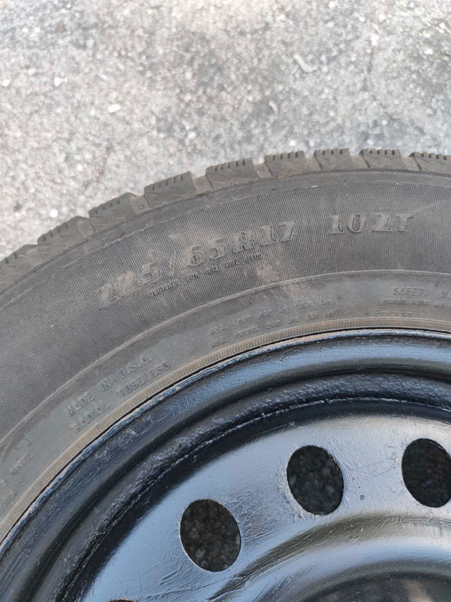 225/65R17 Winter Tires Set + Steel Rims (EXCELLENT THREAD) in Tires & Rims in City of Toronto - Image 3
