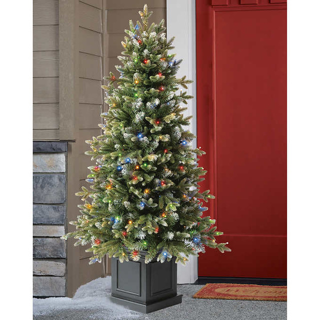 4.5 ft Pre-Lit Potted Aspen Artificial Christmas Tree in Holiday, Event & Seasonal in City of Toronto