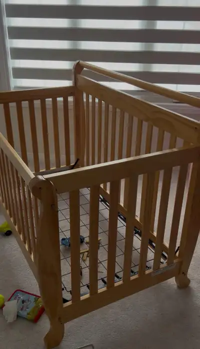 Crib / toddler bed, View more
