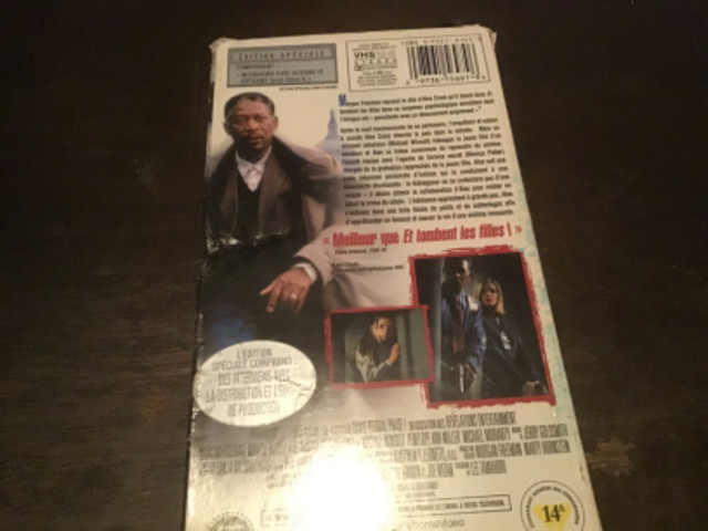 VHS le masque de l’araignée, édition spéciale Morgan Freeman dans Accessoires pour télé et vidéo  à Lévis - Image 2