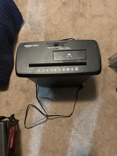 Amazon Basics paper shredded EXCELLENT condition Asking $25. CASH ONLY. Pick up Canyon Meadows.