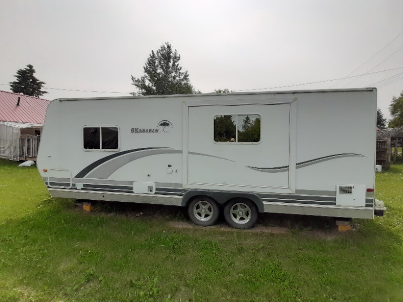 ECL24SL Trailer must sell Travel Trailers & Campers Lloydminster