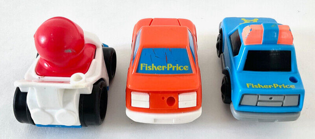 Collection. Ensemble de trois petites voitures FISHER PRICE dans Art et objets de collection  à Lévis - Image 3