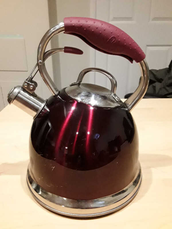 Wolfgang Puck Stainless-Steel Tea Kettle in Kitchen & Dining Wares in Markham / York Region - Image 2