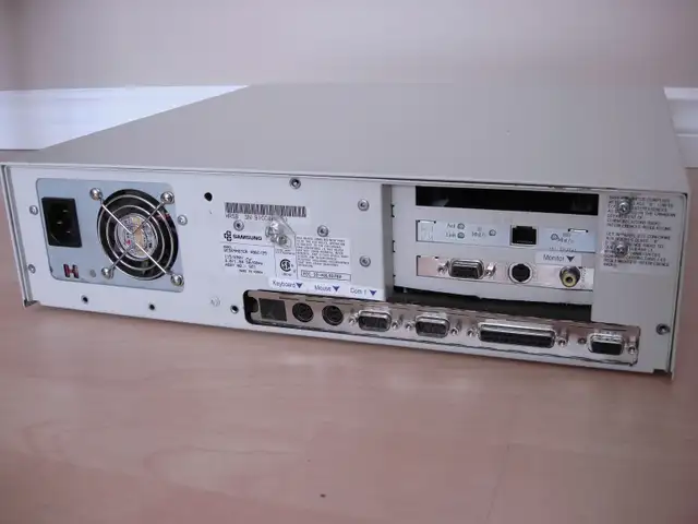 Vintage retro gaming PC - Samsung Deskmaster 486C computer in Desktop Computers in Edmonton - Image 8