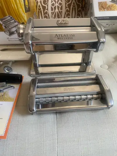 Atlas 150 Pasta Machine New, View more