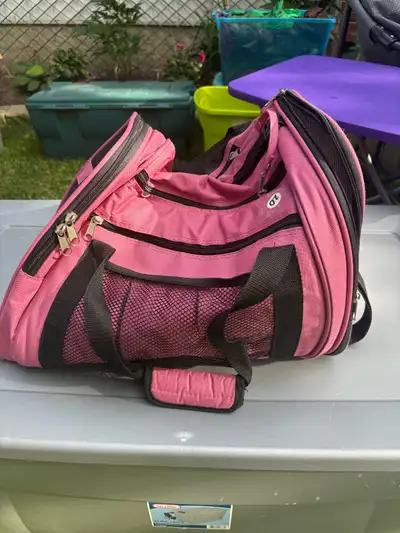 Cat carrying case, View more