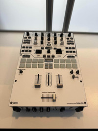 Pioneer DJ: DJM-S9 (2-Channel Scratch Mixer for Serato DJ Pro)