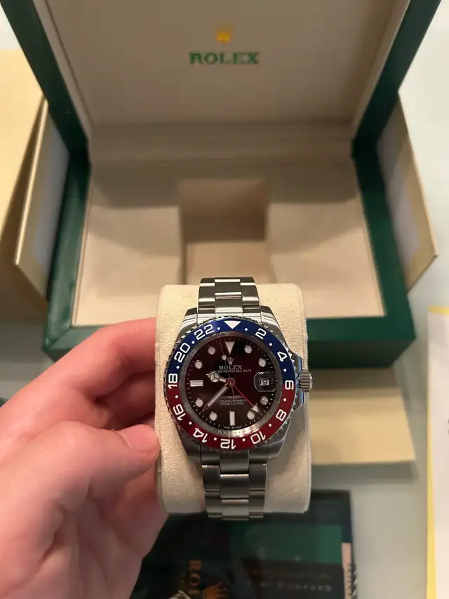 (400$) Rolex GMT pepsi in Jewellery & Watches in City of Montréal - Image 4