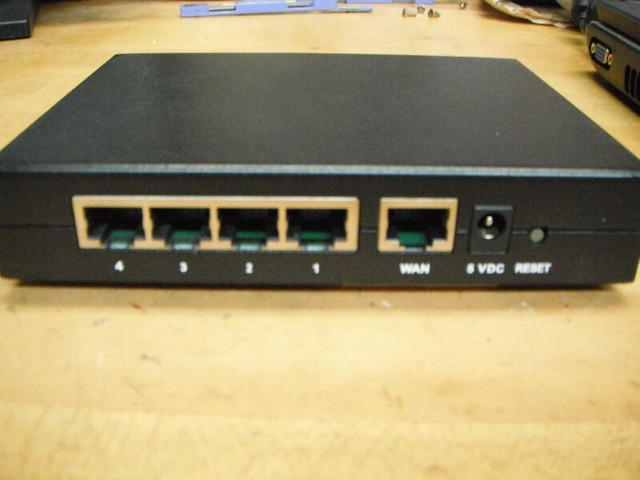 Router Avec Fil Gnet - model - IP104 dans Composants de système  à St-Georges-de-Beauce - Image 2