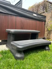 Deluxe Spa (hot tub) Step - Black