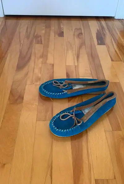Mocassins AMIMOC femmes taille 9 en très bon état – DISPO À LONG, View more