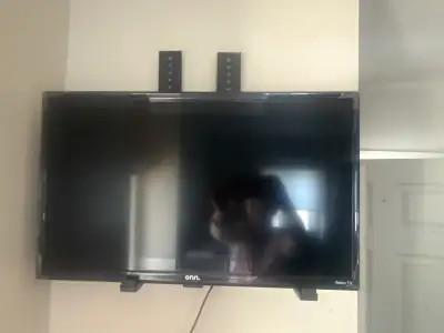 Télévision 24" presque neuve (utilisée quelques mois seulement), View more