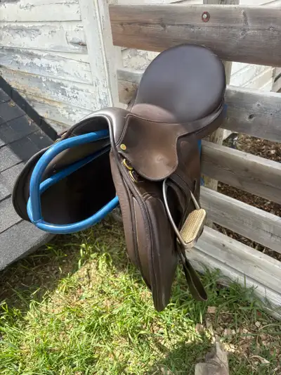 This is an all-purpose used English saddle that's ready for a new rider! It has seen some use, so it...