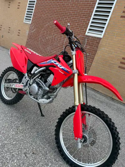 Bikes mint has no issues, was stored indoor has around 50ish hrs Ready to ride Was never taken in th...