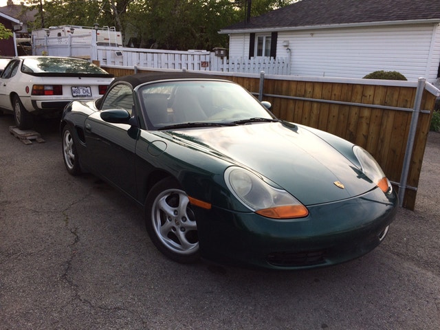 2000 Porsche Boxster 5-speed manuelle, 156000 km.