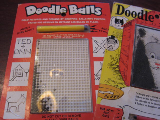 Vintage Toy Lot Of 3 Toys Auto Bingo and Doodles in Arts & Collectibles in London - Image 3