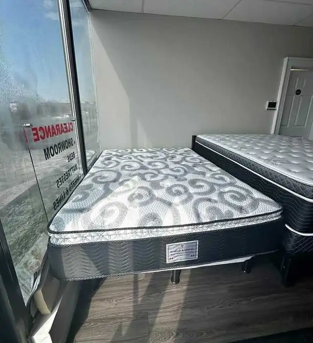 Cadre de lit queen avec matelas Tout neuf à vendre Montréal in Beds & Mattresses in City of Montréal - Image 4