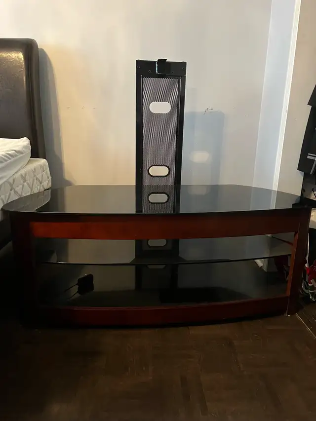 TV STAND in TV Tables & Entertainment Units in Laval / North Shore - Image 2