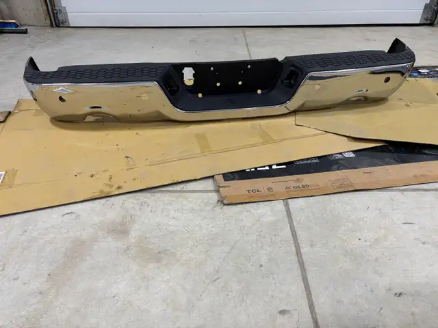 2009-2020 Ram 1500 Classic Chrome rear bumper in Auto Body Parts in Regina - Image 6