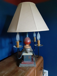 Lampe rustique décorative