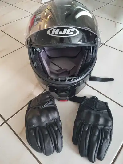 Any helmet for 35. Write. The helmet is in good condition. *Please be aware that if the ad is still...