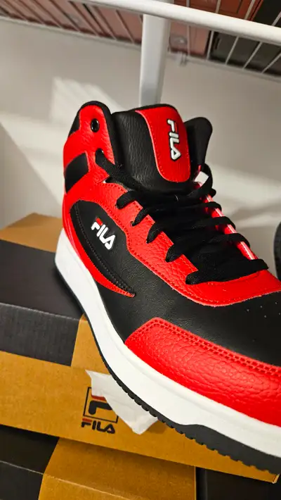 NEW FILA MENS SHOES(IN BOX)// NEUF SOULIER POUR HOMME(EN BOITE), View more