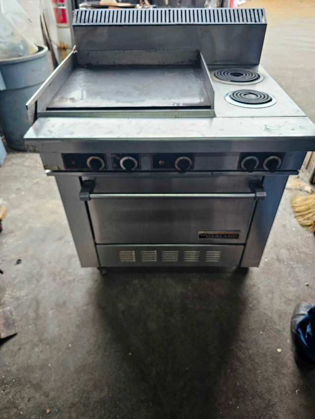 GARLAND ELECTRIC 2 BURNER STOVE W/ FLAT GRILL SINGLE PHASE 36"x3 in Stoves, Ovens & Ranges in City of Toronto