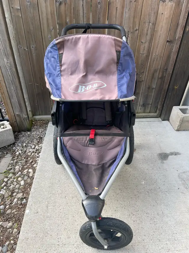 BOB stroller in Strollers, Carriers & Car Seats in Hamilton - Image 4