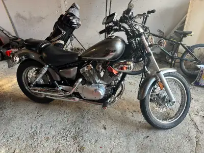 This 2017 Yamaha V Star 250 is a nimble and reliable cruiser with low kilometres at only 3742, featu...