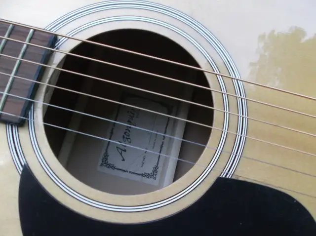 Guitare acoustique gauchere Algonquin in Guitars in Sherbrooke - Image 4