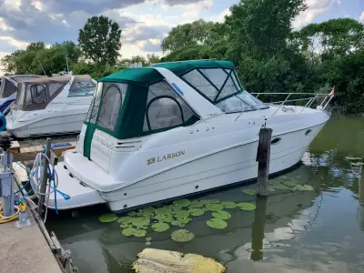 2000 Larson 330 Cabrio equipped with twin Volvo Penta 5.7 engines and outdrives, Kohler generator, A...
