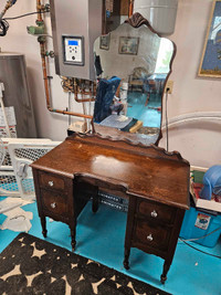 Antique vanity table with mirror