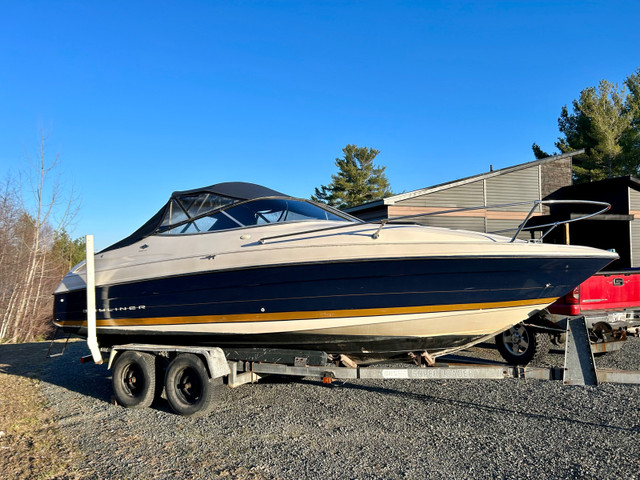 1996 bayliner 2252 LS  in Powerboats & Motorboats in Miramichi
