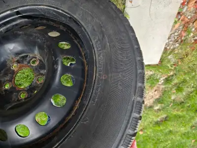 Westlake Frost Extreme SW606 4 winter tires on steel rims. Used by a 23 Nissan Murano for one winter...