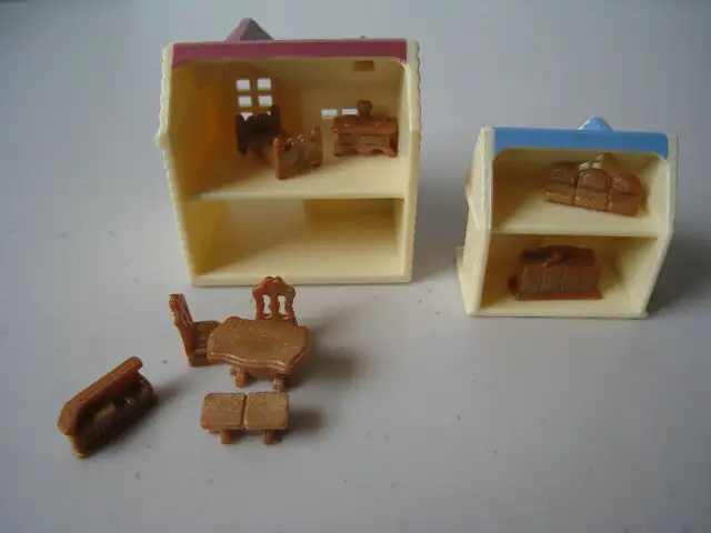 Calico Critters: Susie Snow  - Warren Doll Houses in Toys & Games in Guelph - Image 3